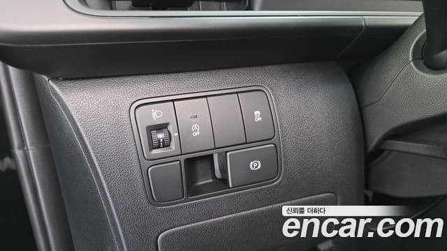 Hyundai Staria 2023 — Фото 13/20