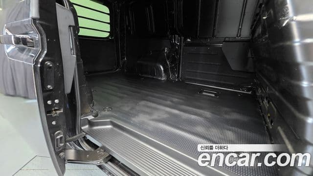 Hyundai Staria 2023 — Фото 19/20