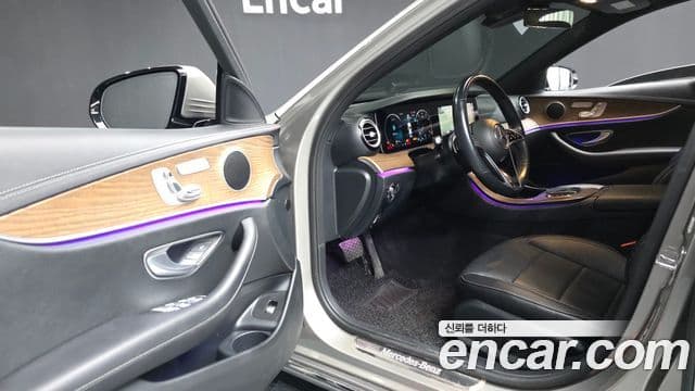 Mercedes-Benz E-Class 2022 — Şəkil 10/20