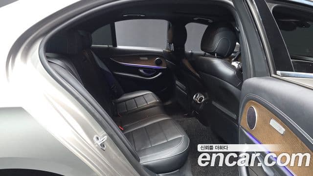 Mercedes-Benz E-Class 2022 — Şəkil 12/20