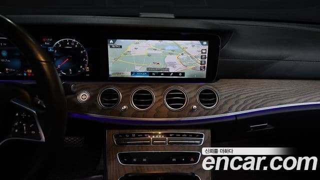 Mercedes-Benz E-Class 2022 — Şəkil 14/20