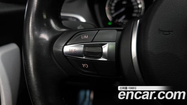 BMW 1 Series 2018 — Şəkil 19/20