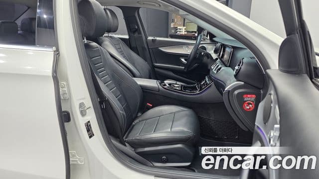 Mercedes-Benz E-Class 2018 — Şəkil 11/20