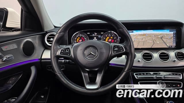 Mercedes-Benz E-Class 2018 — Şəkil 13/20