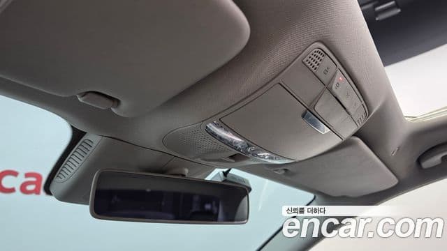 Mercedes-Benz E-Class 2018 — Şəkil 19/20