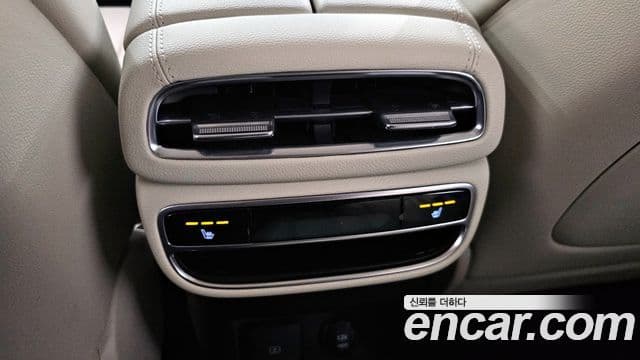 Genesis GV80 2020 — ფოტო 17/20