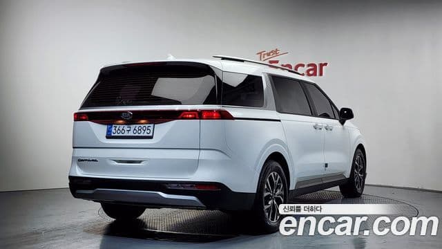 Kia Carnival 2021 — ფოტო 2/20