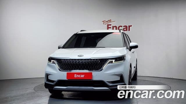 Kia Carnival 2021 — ფოტო 3/20