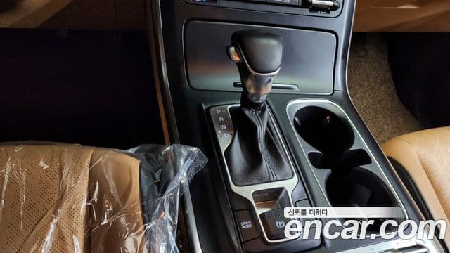 Kia Carnival 2021 — ფოტო 9/20
