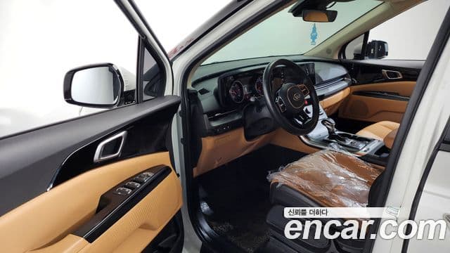 Kia Carnival 2021 — ფოტო 10/20