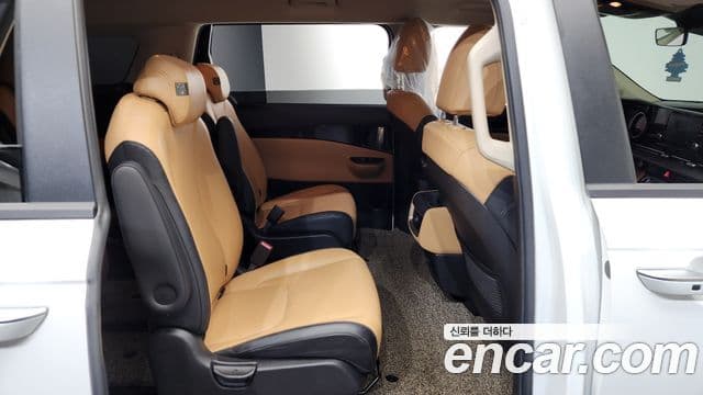 Kia Carnival 2021 — ფოტო 12/20
