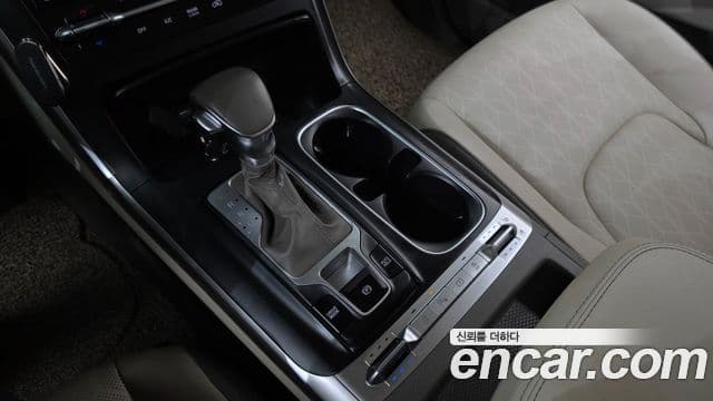 Kia Carnival 2021 — фото 9 из 20