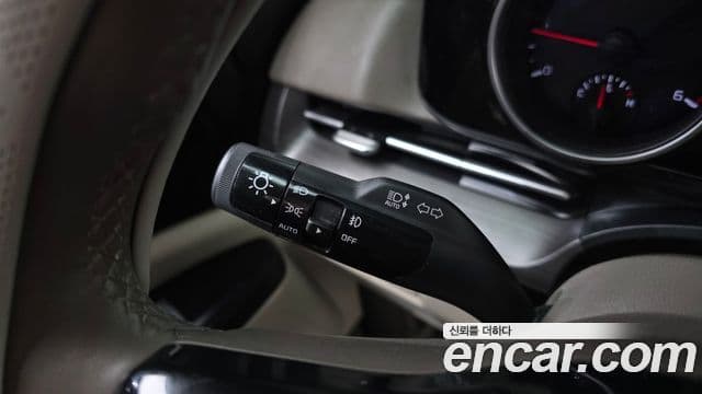 Kia Carnival 2021 — Şəkil 17/20