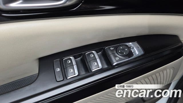 Kia Carnival 2021 — Şəkil 18/20