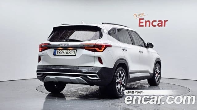 Kia Seltos 2021 — ფოტო 2/20