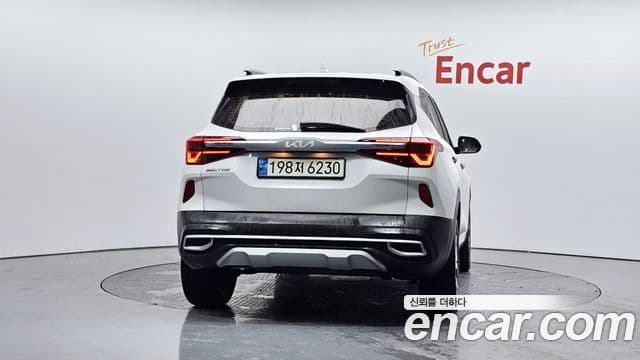 Kia Seltos 2021 — ფოტო 4/20