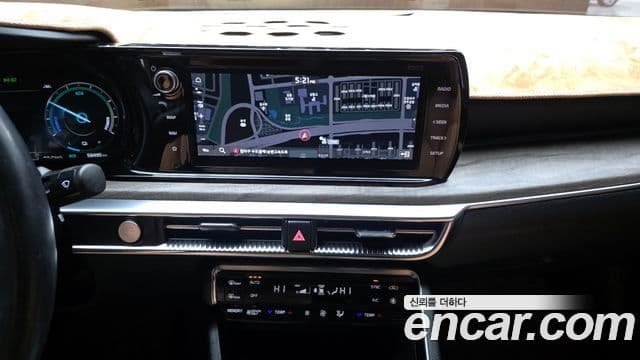 Kia K5 2020 — ფოტო 14/20