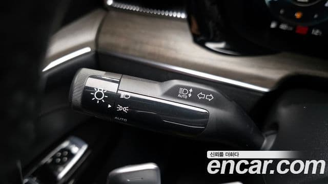 Kia K5 2020 — ფოტო 17/20