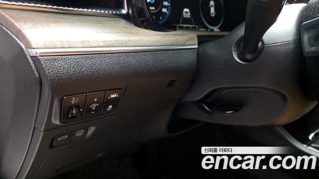 Kia K5 2020 — ფოტო 18/20