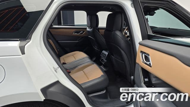Land Rover Range Rover Velar 2025 — Photo 4/20