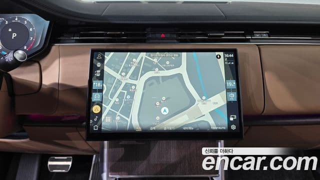 Land Rover Range Rover 2025 — ფოტო 14/20