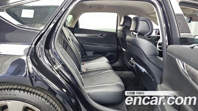 Genesis Electrified G80 2020 — Şəkil 11/20