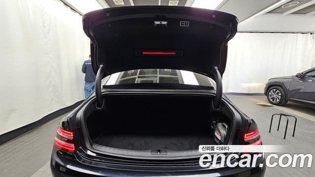 Genesis Electrified G80 2020 — Şəkil 19/20
