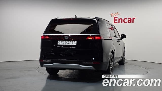 Kia Carnival 2021 — ფოტო 4/20