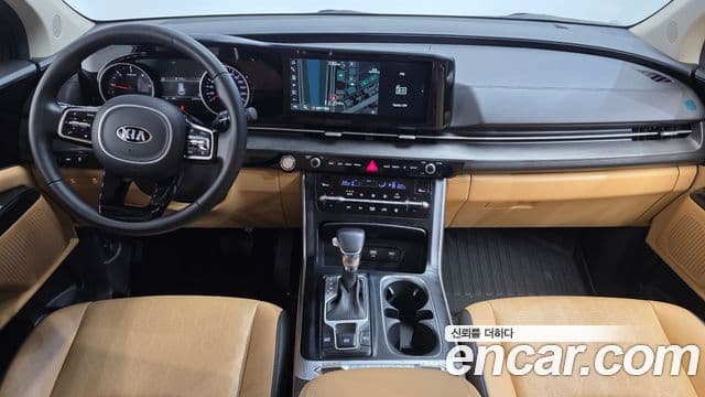 Kia Carnival 2021 — ფოტო 7/20