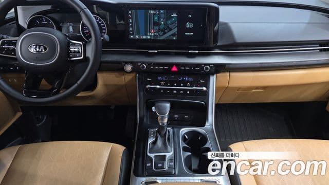 Kia Carnival 2021 — ფოტო 15/20