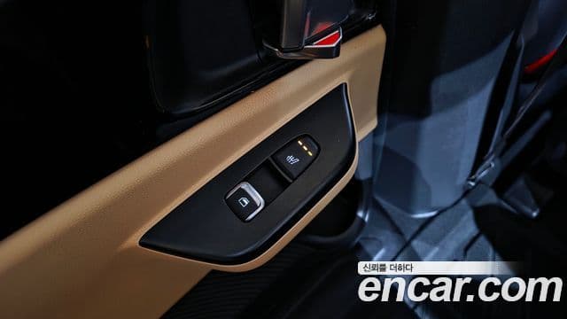 Kia Carnival 2021 — ფოტო 19/20