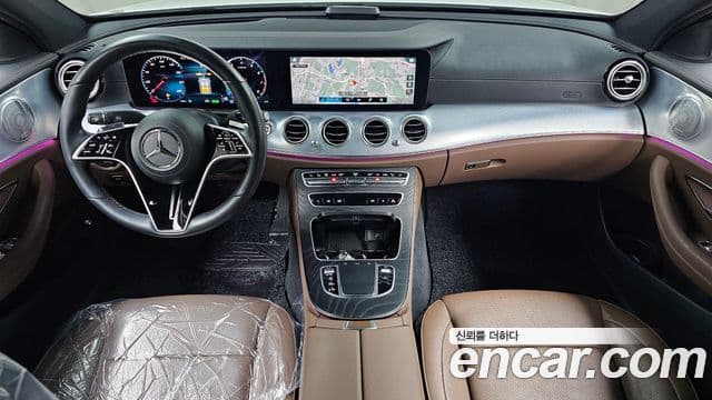 Mercedes-Benz E-Class 2021 — ფოტო 15/20