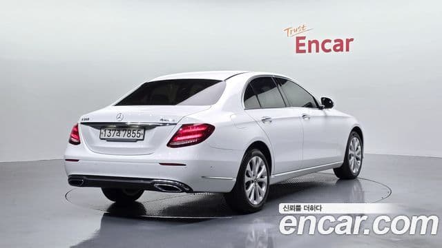Mercedes-Benz E-Class 2020 — ფოტო 2/20