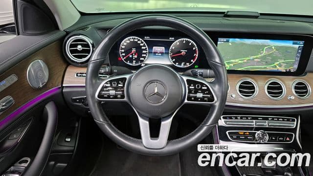 Mercedes-Benz E-Class 2020 — ფოტო 13/20