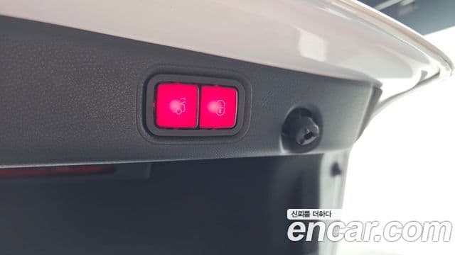 Mercedes-Benz E-Class 2020 — ფოტო 20/20
