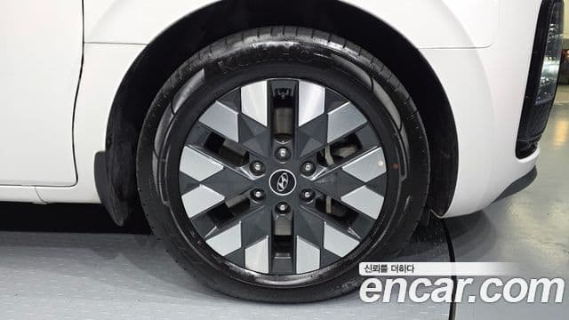 Hyundai Staria 2022 — фото 4 из 20