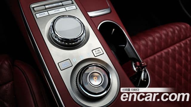 Genesis GV70 2021 — ფოტო 9/20
