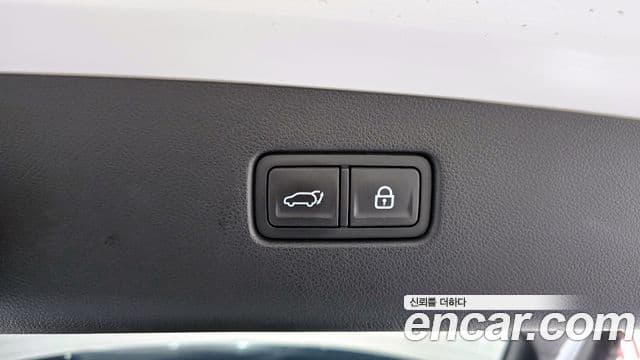 Genesis GV70 2021 — ფოტო 19/20