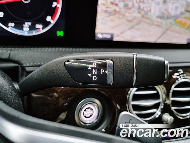 Mercedes-Benz S-Class 2019 — Фото 8/20