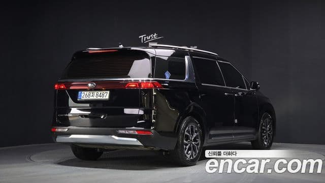 Kia Carnival 2021 — Фото 2/20