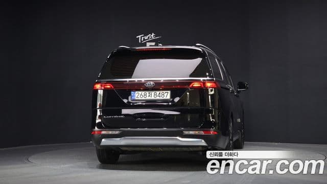 Kia Carnival 2021 — Фото 4/20