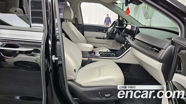 Kia Carnival 2021 — Фото 11/20