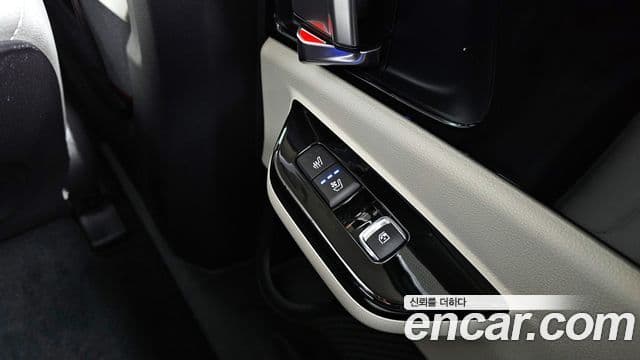 Kia Carnival 2021 — Фото 18/20