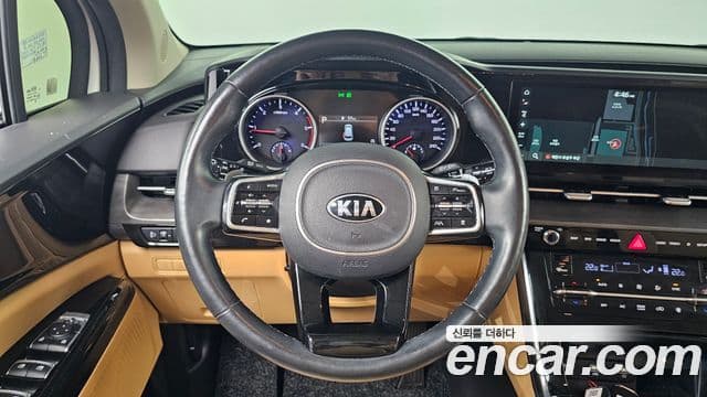 Kia Carnival 2021 — Şəkil 15/20