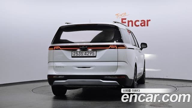 Kia Carnival 2023 — Фото 4/20