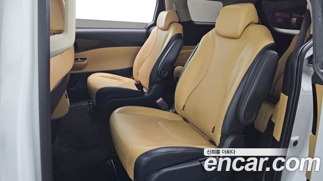 Kia Carnival 2023 — Фото 12/20