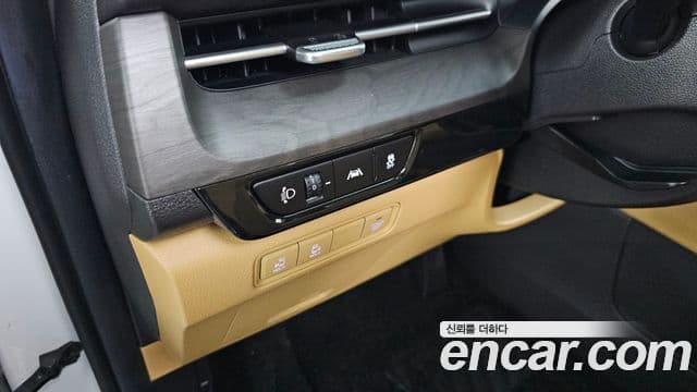 Kia Carnival 2023 — Фото 16/20