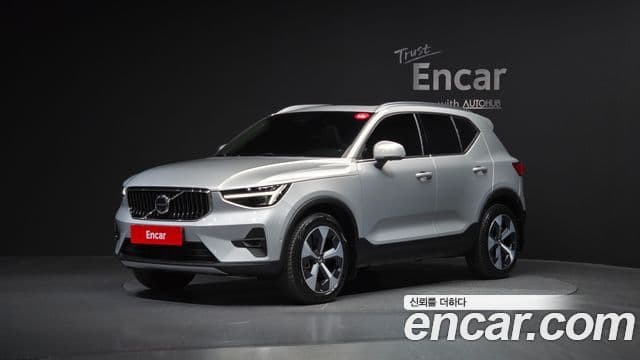 Volvo XC40 2024 — ფოტო 1/20