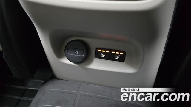 Volvo XC40 2024 — ფოტო 19/20
