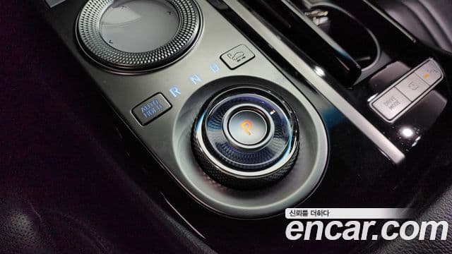 Genesis Electrified G80 2020 — Şəkil 9/20
